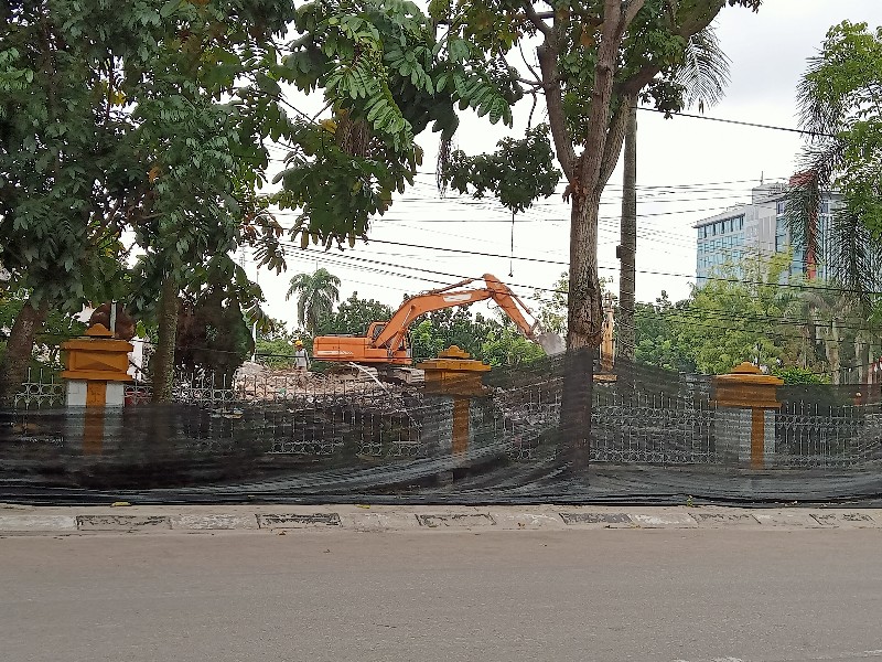 Eks Gedung MPP Kota Pekanbaru Mulai Dirubuhkan