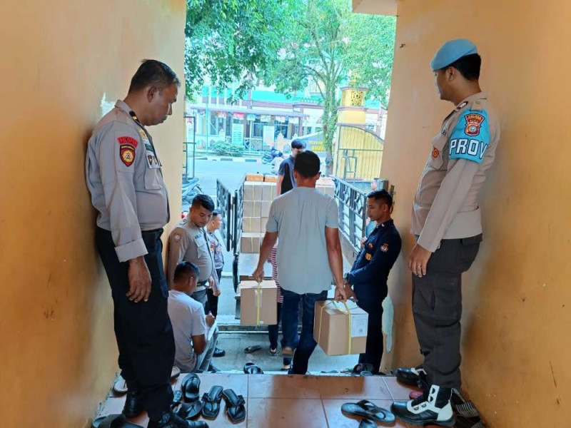 Kapolres Kuansing Langsung Cek Kegiatan Pelipatan Surat Suara Pilkada 2024