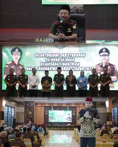 Ustad Ajak Pegawai Kejati Riau Banyak Bersyukur Agar Nikmat Bertambah