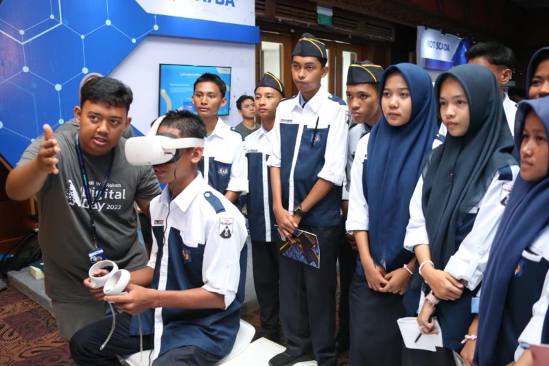 Antusias Pelajar Jajal Teknologi Canggih PHR yang Mendukung Keamanan dan Capaian Produksi Blok Rokan