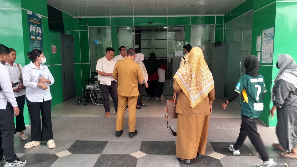 12 Siswa SD di Kampar Dilarikan ke RSD Madani Usai Santap MBG, Penyebab Masih Misteri
