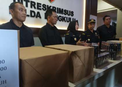 Ratusan Ribu Bungkus Rokok Milan Tanpa Cukai Diamankan Polisi