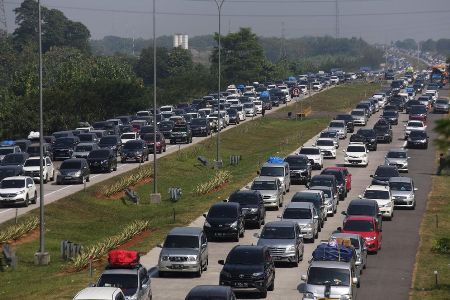 Bila Arus Mudik Macet Total, YLKI Minta Tol Digratiskan