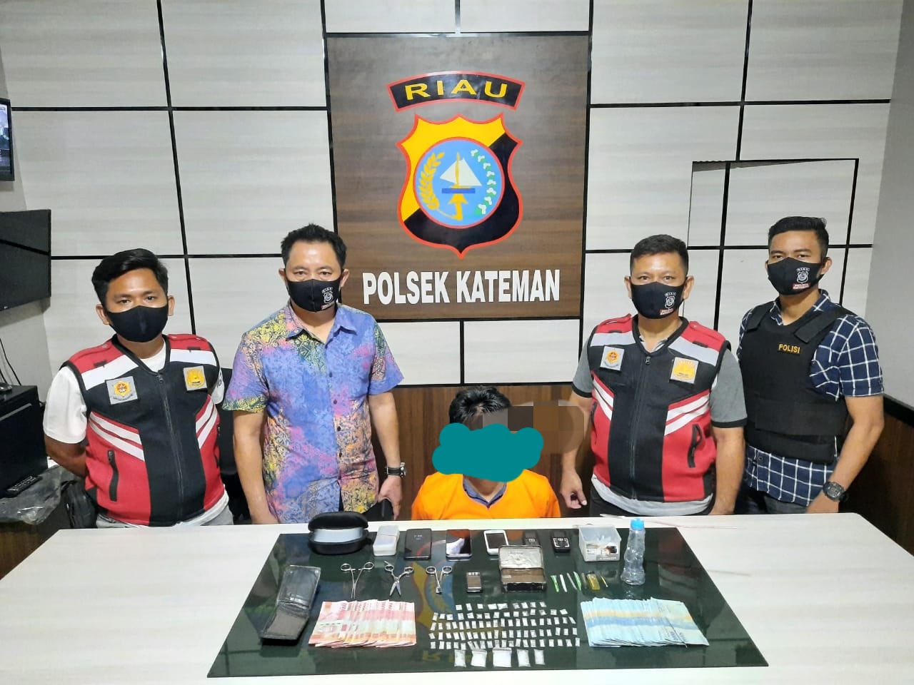 Polsek Kateman Amankan Warga Tagaraja Beserta 89 Paket Shabu di Rumahnya