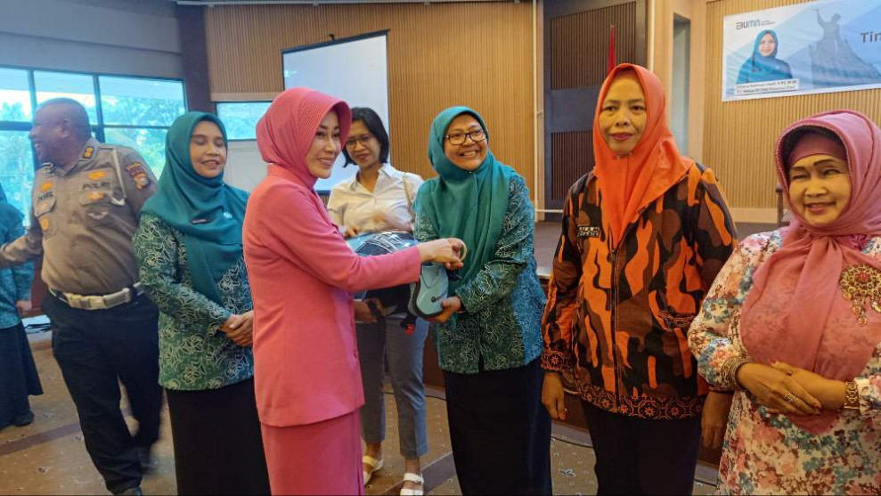 Ditlantas Polda Riau Adakan Kampanye Keselamatan Guna Tingkatkan Kesadaran Tertib Berlalu Lintas kepada Ibu-ibu