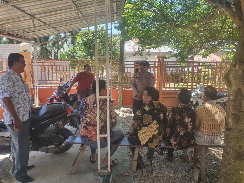 Sambangi Desa Batas, Ini Pesan Polsek Tambusai kepada Masyarakat Wujudkan Pilkada Damai