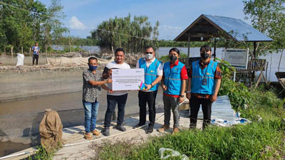 Dukung Budidaya Ikan Lele PLN Peduli Salurkan Bantuan Bagi Masyarakat Nelayan Okura