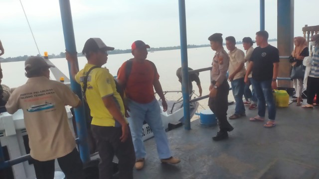 Polsek Kawasan Pelabuhan Sampaikan Pesan Pilkada Damai di Pelabuhan Pelondo Tembilahan