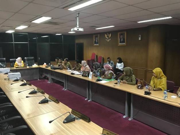 Ada Temuan BPK! Gubri Sulit Ditemui, Guru Tugas Belajar Mengadu ke DPRD Riau