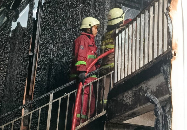 Selasar Cafe di Jalan Kartama Pekanbaru Terbakar, Penyebab Belum Diketahui