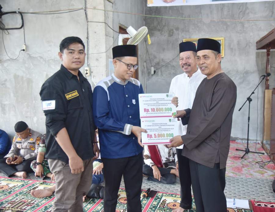 Serahkan CSR, BRK Syariah Tembilahan Safari Ramadhan Bersama Pemkab Inhil