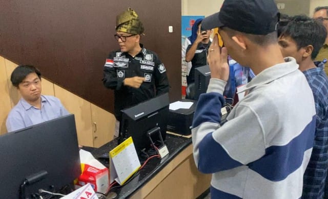 Tahan Ijazah Karyawan, Perusahaan di Pekanbaru Disidak Wamenaker