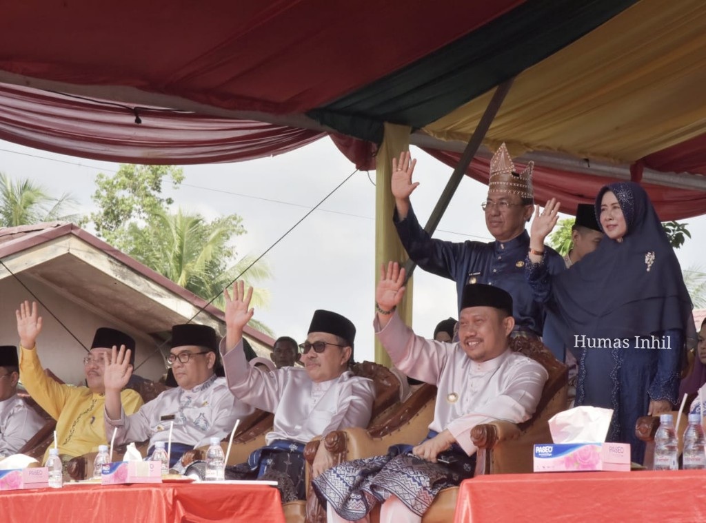 Bupati Inhil Ikuti Pawai Ta'aruf MTQ ke-38 Riau di Kampar