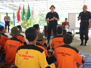 Polda Riau Latih Banser Tangani Karhutla 