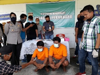 Dua Pelaku Ini Dibekuk Polisi Saat Hendak Bertransaksi Narkoba