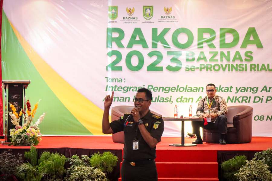 Jaksa Fungsional Bidang Intelijen Kejati Riau Kupas Kaidah Hukum Pengelolaan Zakat di Rakorda Baznas