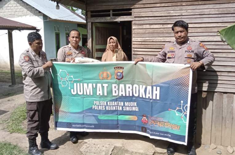 Cooling System Pilkada 2024, Polsek Kuantan Mudik Laksanakan Program Jumat Barokah dan Salurkan Sembako