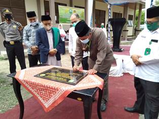 Bupati Siak Alfedri Resmikan Asrama Putra dan Ruang Belajar Ponpes Tahfidz Nurul Furqon