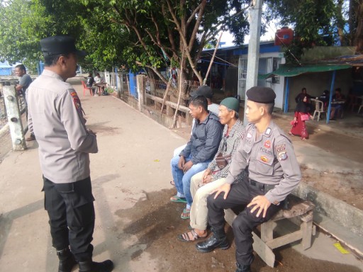 Sambangi Masyarakat Pelabuhan Puri Tembilahan, Ini Pesan Kapolsek Ipda Fauzan