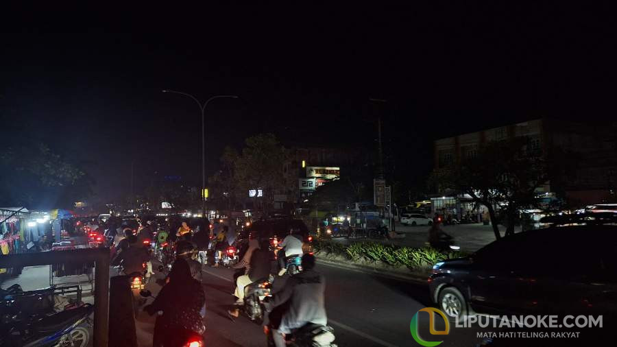 Macet Jalan HR Subrantas Makin Parah, Selain Parkir di Bahu Jalan Ini Penyebab Lainnya