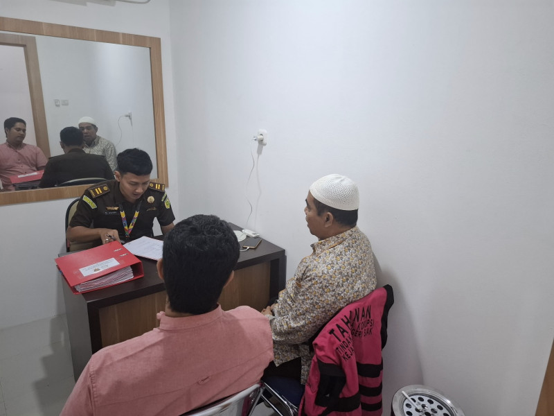 Berkas Perkara Dugaan Korupsi  BPBD Siak  Lengkap,  Penyidik Limpahkan Tersangka dan BB ke JPU