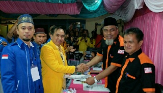 Sempat Ditolak, Akhirnya Pasangan Bacalon Bupati Inhil Wardan-Syamsuddin Daftar ke KPU