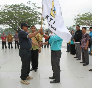 Bupati Siak Lepas Kontingen Kontak Tani Nelayan Andalan