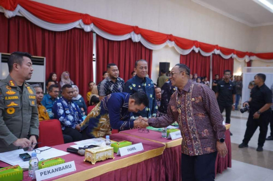 Pj Gubernur Riau Rahman Hadi Rakor Bersama Bupati dan Walikota, Bahas Inflasi, Stunting, Kemiskinan Ekstrem, dan Infrastruktur