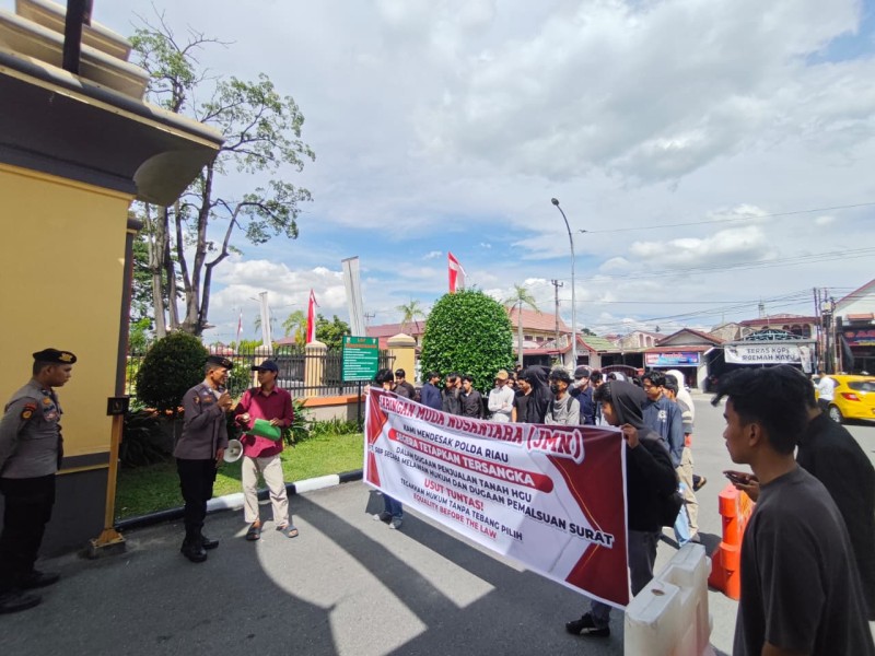 Aksi JMN di Polda Riau, Masa Aksi Tuntut Dalang Kasus HGU dan Kekerasan Diungkap