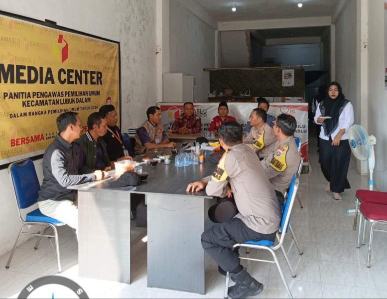 Patroli Dialogis Polsek Lubuk Dalam Ciptakan Keamanan Menjelang Pilkada