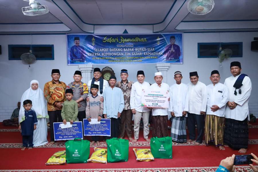 Bupati Siak  Alfedri Safari ke Masjid Baiturrahman Kampung Sialang Baru