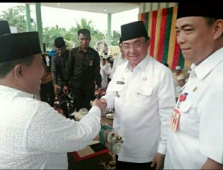 Wujudkan Inhil Bebas Asap, BPBD Serahkan 12 Unit Mesin Pemadam ke Desa di Kecamatan Gaung