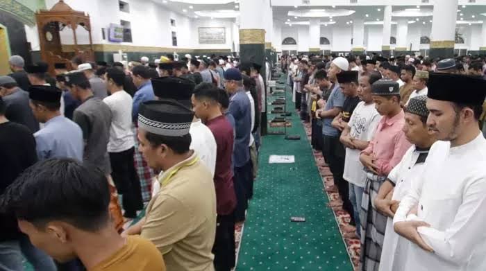 Melihat Semarak Ramadan di Masjid Raya Annur Riau: Mulai dari Takjil Gratis, Kajian Agama, hingga Bazar UMKM