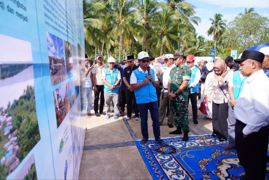 Gubri Wahid Resmikan Tower Crossing 20 KV, Warga Sapat Kini Nikmati Listrik 24 Jam