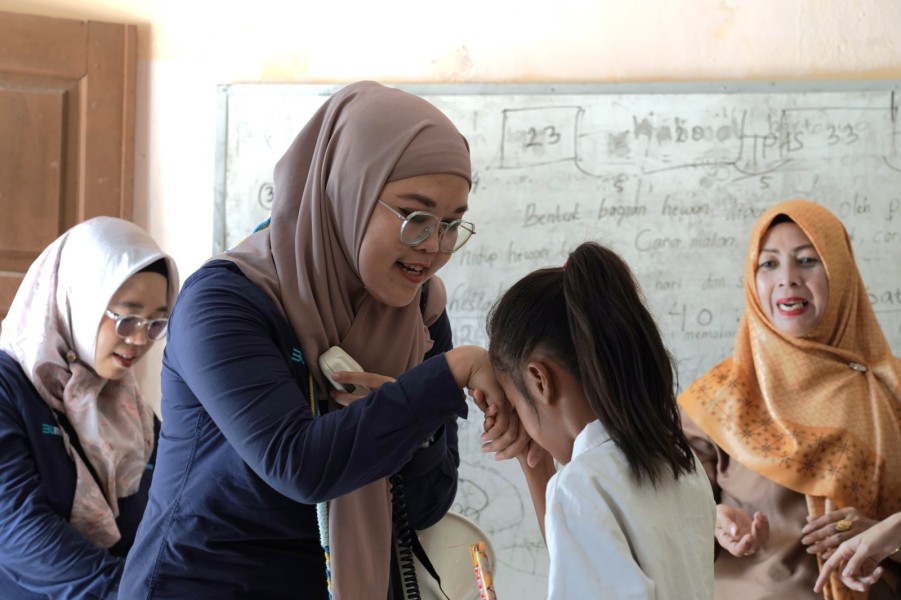 Srikandi PLN NP UP Tenayan Nyalakan Harapan Lewat Aksi Pemberdayaan, Kemanusiaan, dan Pendidikan