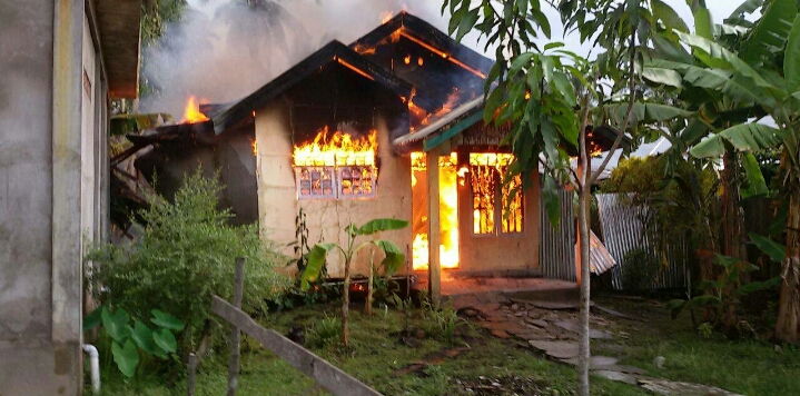 Hanya 15 Menit, Satu Rumah Rata Dilalap Si Jago Merah