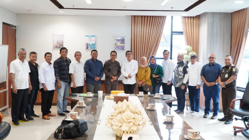 Kajati Riau Terima Kunjungan Pengurus PWI, Siap Bersinergi dalam Program Kerja