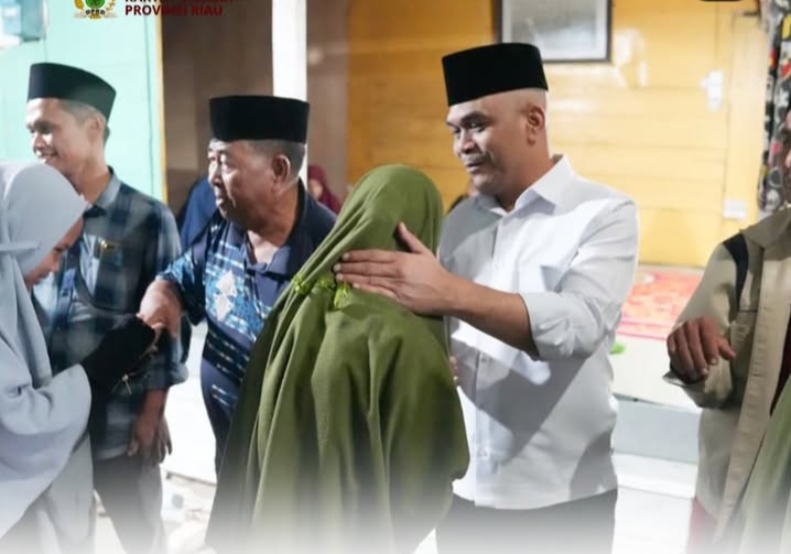 Salurkan Sembako dan Santunan di Ponpes Nurul Tauhid, Ketua DPRD Riau Sekaligus Dialog dan Motivasi Santri