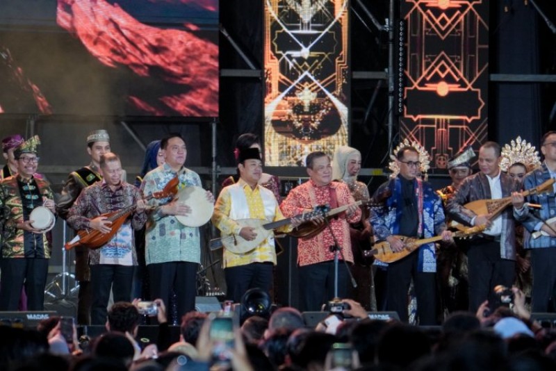 Pimpinan DPRD Riau Hadiri Opening Ceremony Gebyar BBI/BBWI dan Lancang Kuning Carnival 2024