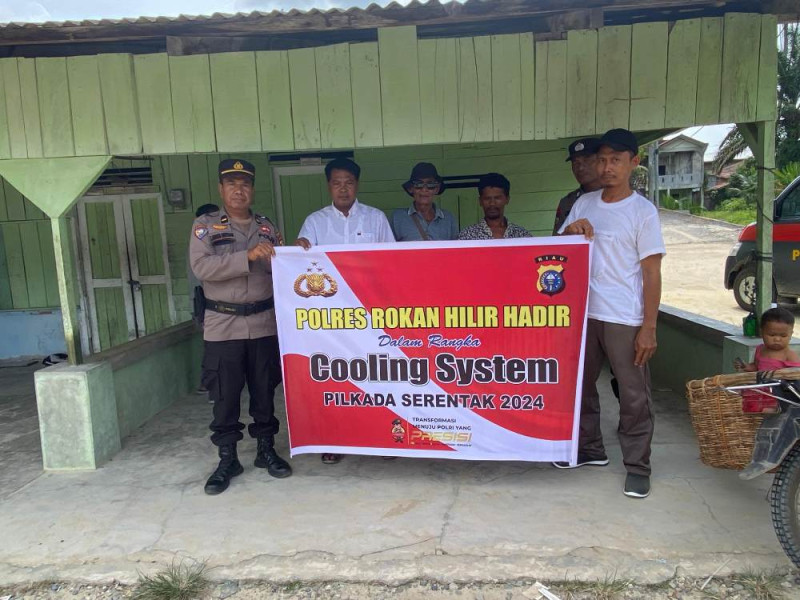 Patroli di Pasar Tradisional Cempedak, Binmas Polres Rohil Ajak Masyarakat Sukseskan Pilkada 2024