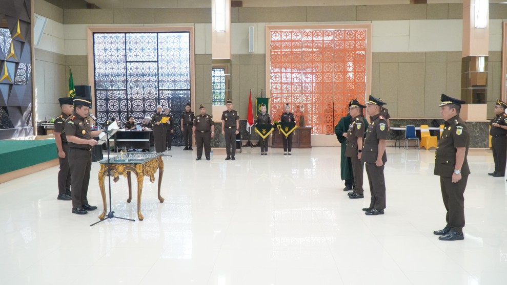 Kajati Riau Lantik Aspidmil dan Kajari Pelalawan, Tekankan Integritas dan Profesionalisme