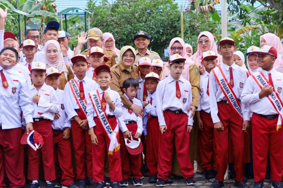Bupati Afni Motivasi Pelajar SLB, Dukung Fasilitas dan Program Pendidikan Inklusif