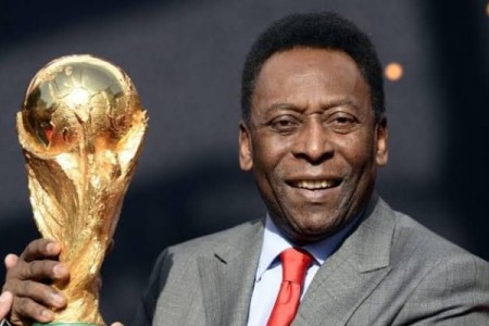 Kabar Duka Bagi Pecinta Sepakbola, Pele, Sang Pemilik Tiga Piala Dunia Meninggal Dunia