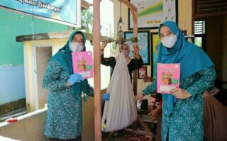 Cegah Stunting, PKK Siak & BOB Serahkan Bantuan PMT ke Posyandu