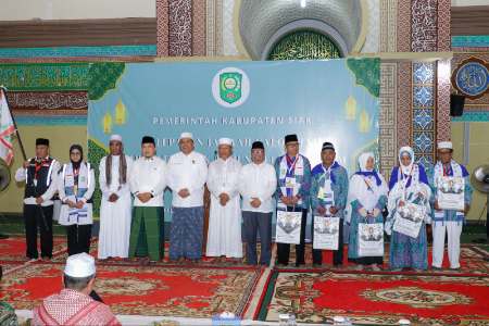 Bupati Alfedri Lepas 231 Caloh Haji Asal Kabupaten Siak Menuju EHA