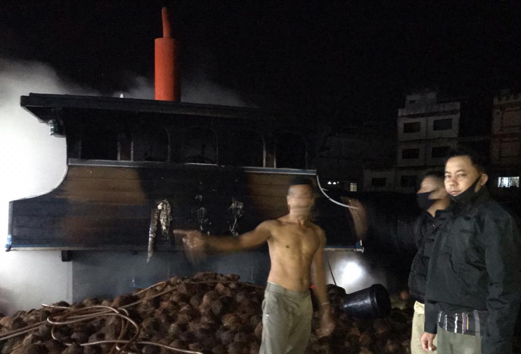 Kapal Terbakar saat Bersandar di Pelabuhan Tagaraja, 1 ABK Meninggal Dunia