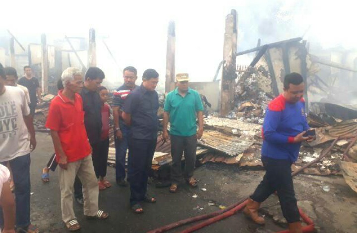 Pemkab Kuantan Singingi Serahkan Bantuan Terhadap Warga Korban Kebakaran