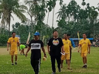 Untuk Pertama Kali DPRD Inhu & Pemkab Berhadapan di Lapangan Hijau