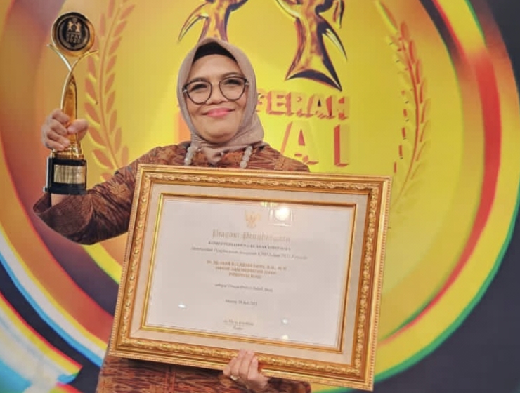Wakil Ketua Pengadilan Tinggi Riau Diah Sulastri Dewi Terima Anugerah KPAI 2023 Non SIMEP
