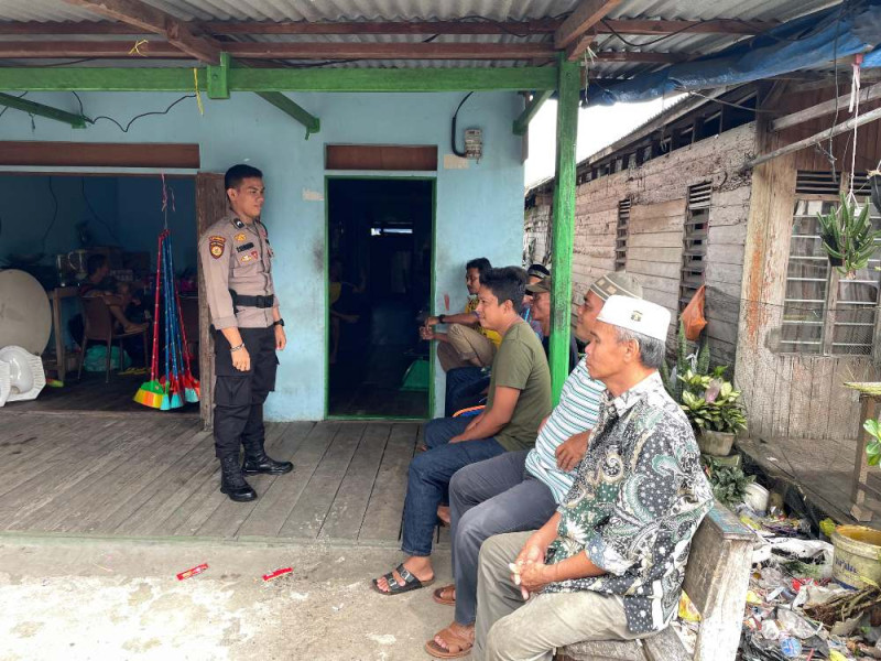 Jelang Pilkada 2024, Polsek Concong Terus Sambangi Warga Sampaikan Pesan Pilkada Damai